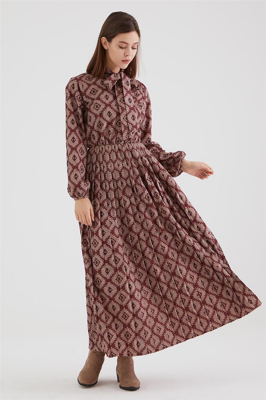 1864-67 فستان-بوردو