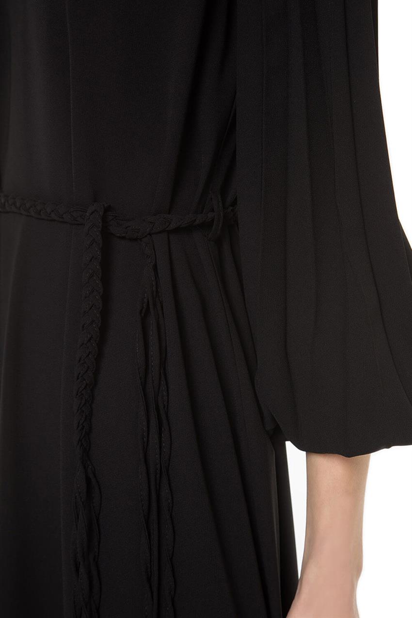 Kolları Pile Detaylı Hasır Kemerli Manşetli Siyah Renk Elbise V20YELB17023