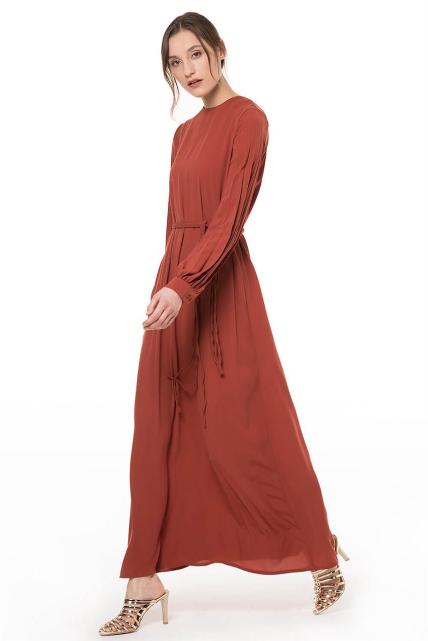 Kolları Pile Detaylı Hasır Kemerli Manşetli Kiremit Renk Elbise V20YELB17023