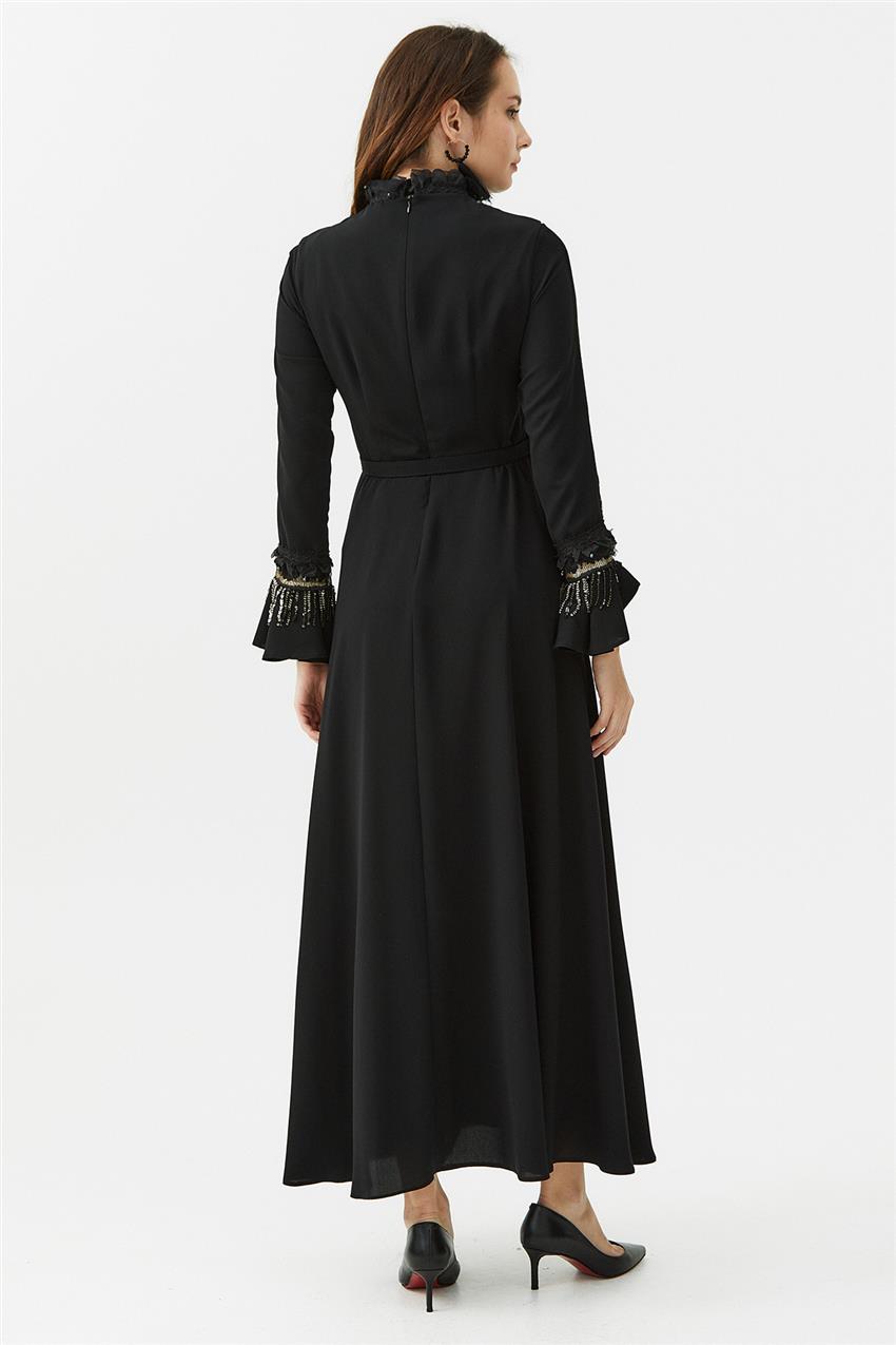 Pul Payet Detaylı Tül Yaka Siyah Elbise