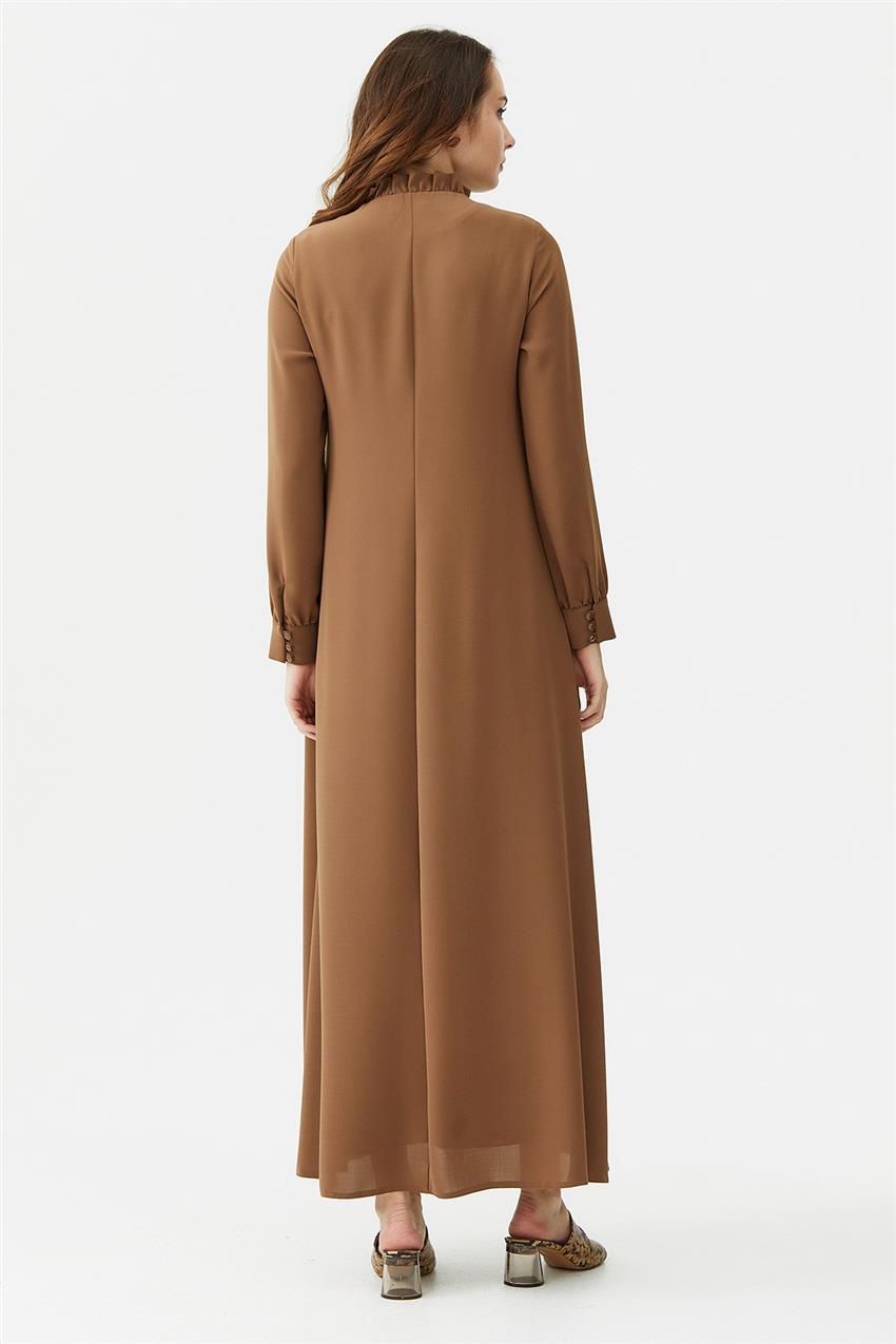 Fırfırlı Dik Yakalı Camel Elbise