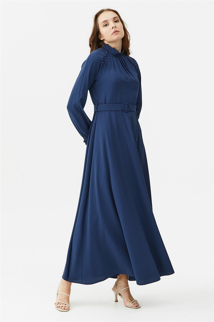 Nakışlı Pileli Dik Yakalı Gece Mavisi Elbise